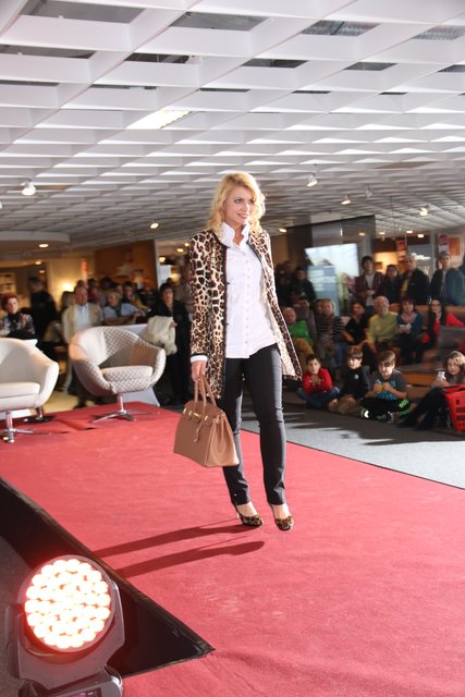 1. Fashion Night bei Möbel Höffner. | Foto: John R. Braun