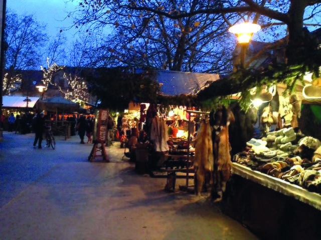 ...oder in Erlangen der Historische Weihnachtsmarkt... | Foto: Kunstmann