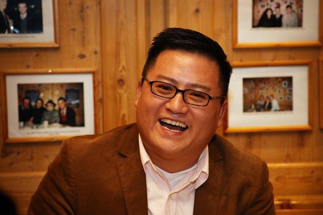 Ebenfalls unter den Gästen: Hieu Giang, Vorsitzender des Integrationsbeirates Zirndorf. Foto: MüllerVerlag