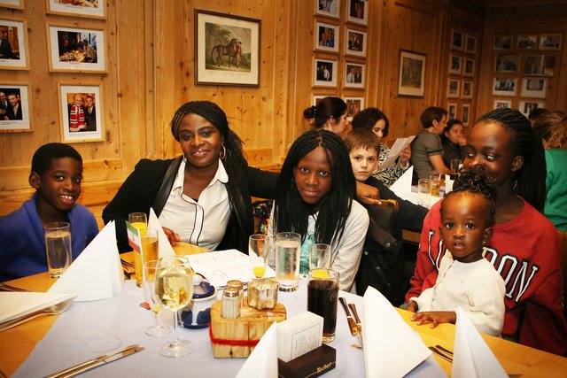 Auch Familie Agyemamg kam gerne zum Jahrestreffen von „Whings to school“.