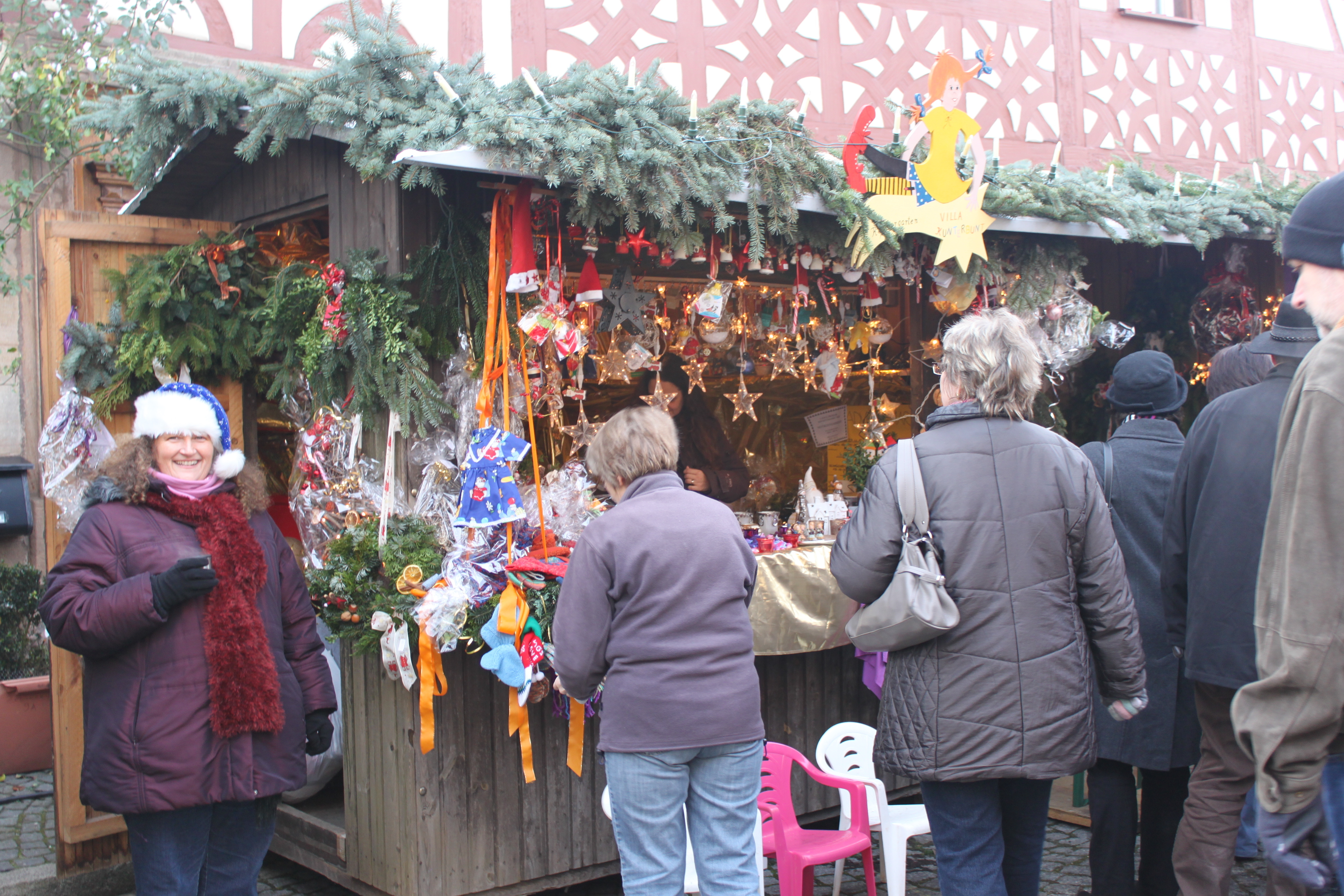 Festlich-fröhliche Stimmung herrscht beim Cadolzburger Adventsmarkt. Archivfoto: Ebersberger