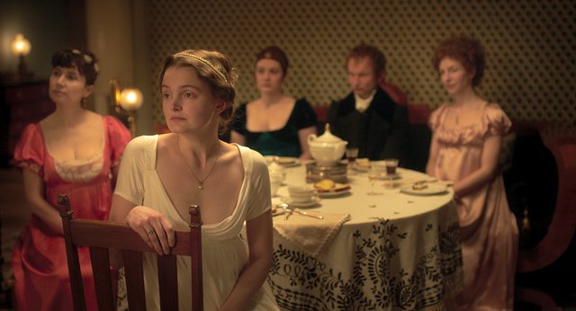 In den Salons der Romantik: Die junge Henriette (Birte Schnöink) fühlt eine ähnliche Einsamkeit wie der Dichter. | Foto: © Neue Visionen Filmverleih