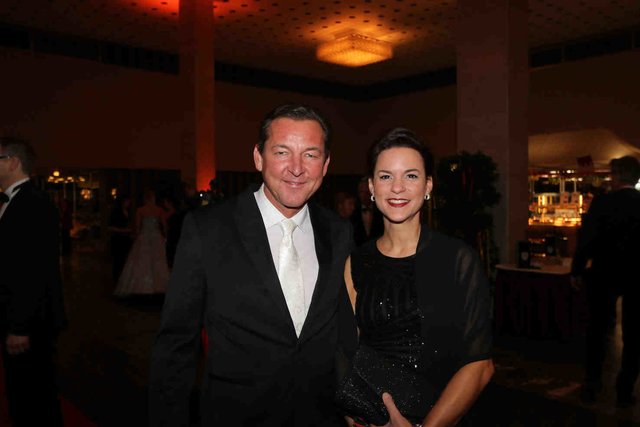 Polizei-Direktor Werner Meier und Lebensgefährtin Carolin Diebel.