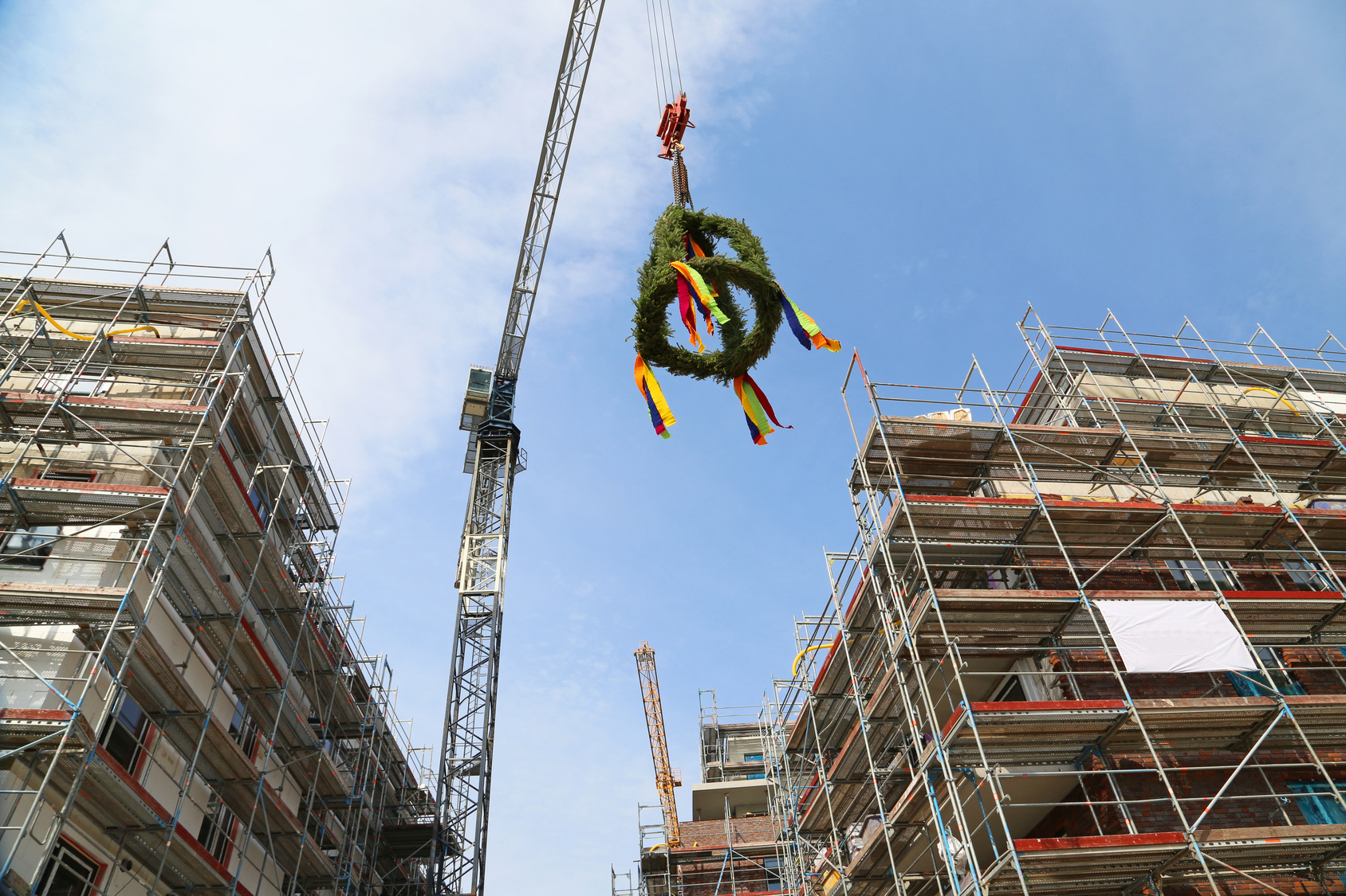 Beispiele für 27 Bauprojekte in Nürnberg zeigt die neue Broschüre.