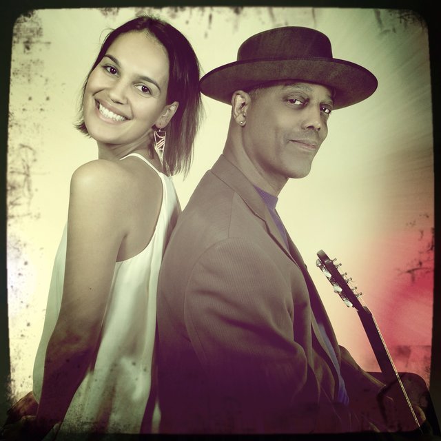 Zwei Generationen des Blues eröffnen das Festival in Roth: Yana und Eric Bibb. | Foto: Patricia de Gorostarzu