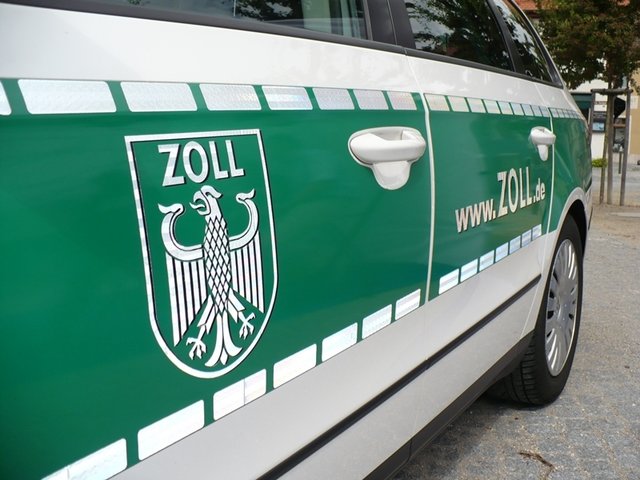Die Zollverwaltung sucht zum 1. April 2016 engagierte Nachwuchskräfte.
