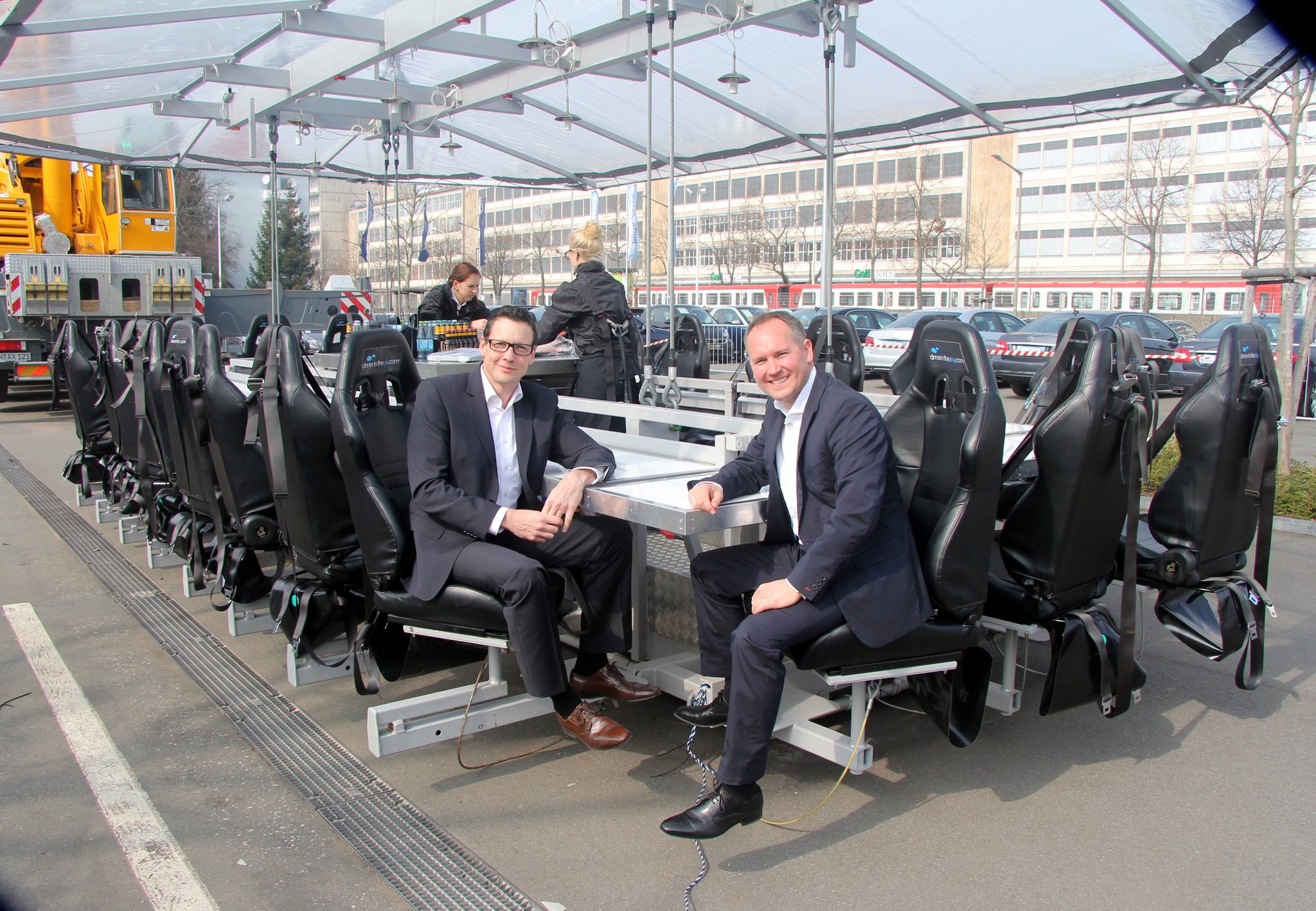 Zwei Neueroffnungen Bei Mercedes Benz Nurnberg