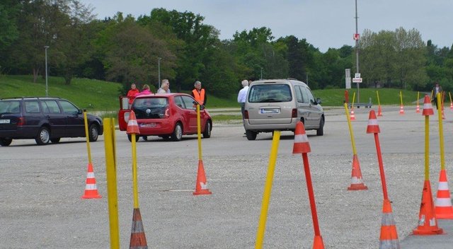 Fahrfertigkeitstraining mit dem Auto.
