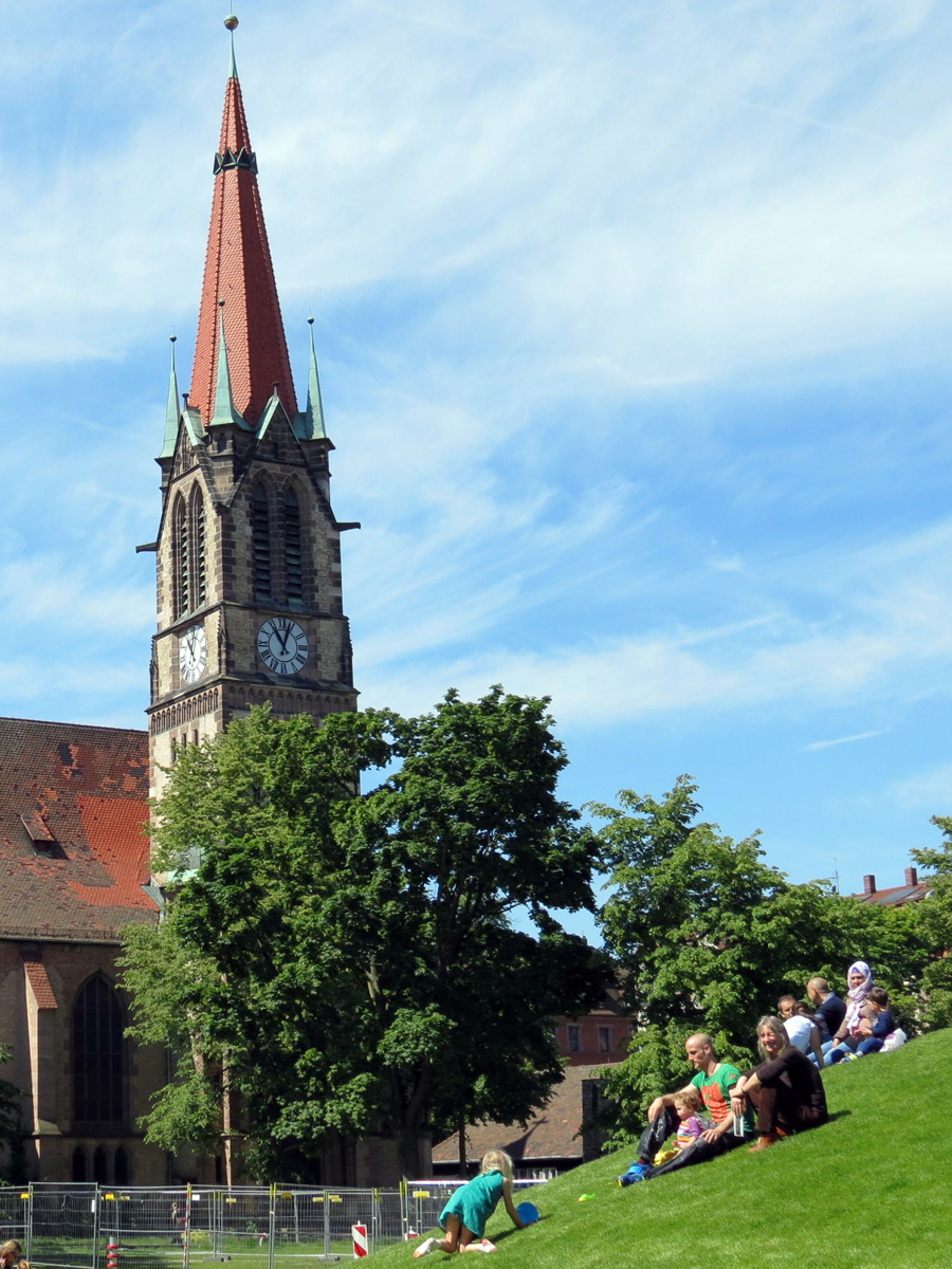 Eröffnung der umgestalteten Veit-Stoß-Anlage am 20. Mai 2014.