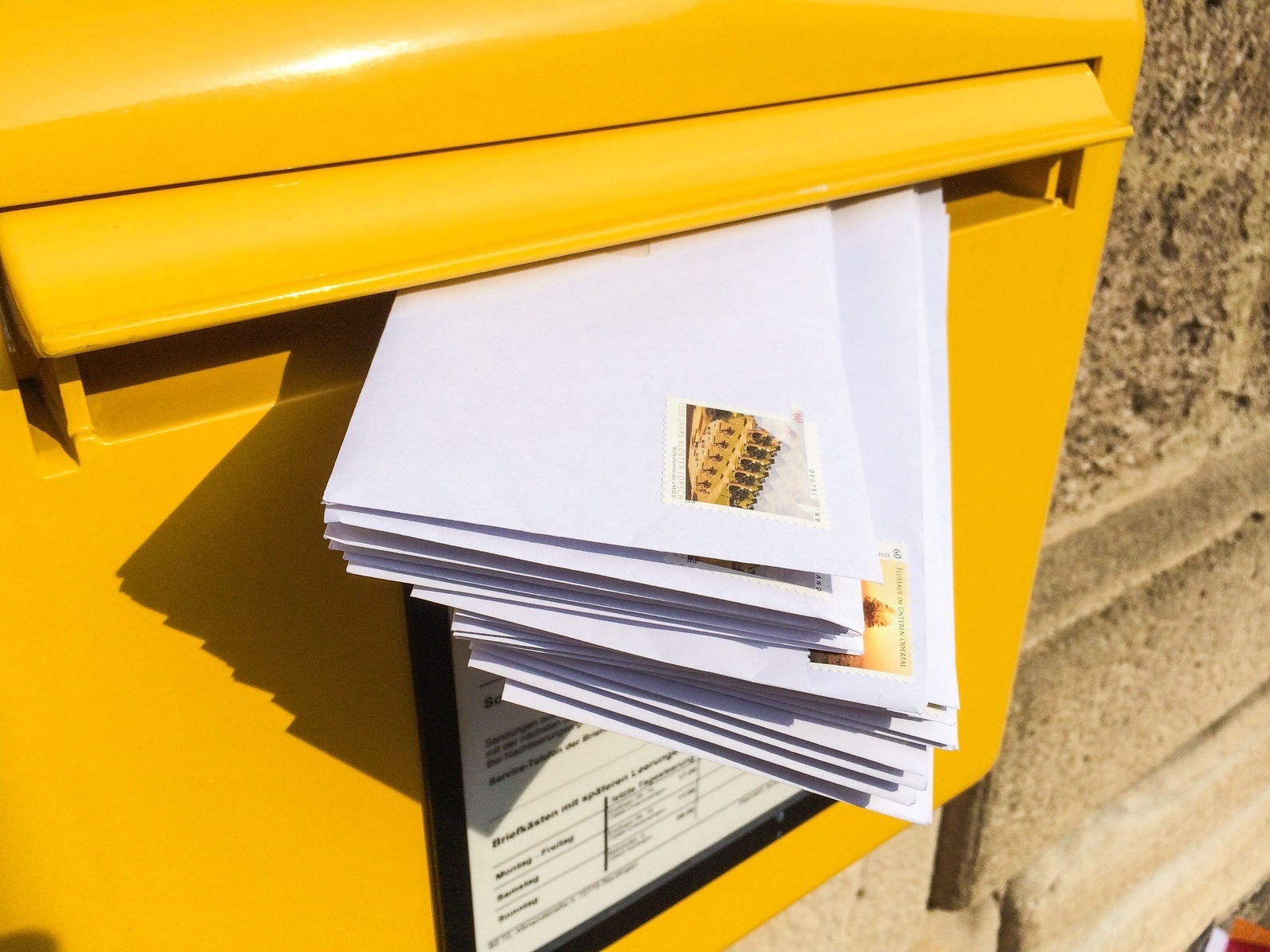 Warnstreiks bei der Post auch in Mittelfranken. Bei der Auslieferung von Osterpaketen könnte es zu Verzögerungen kommen.
