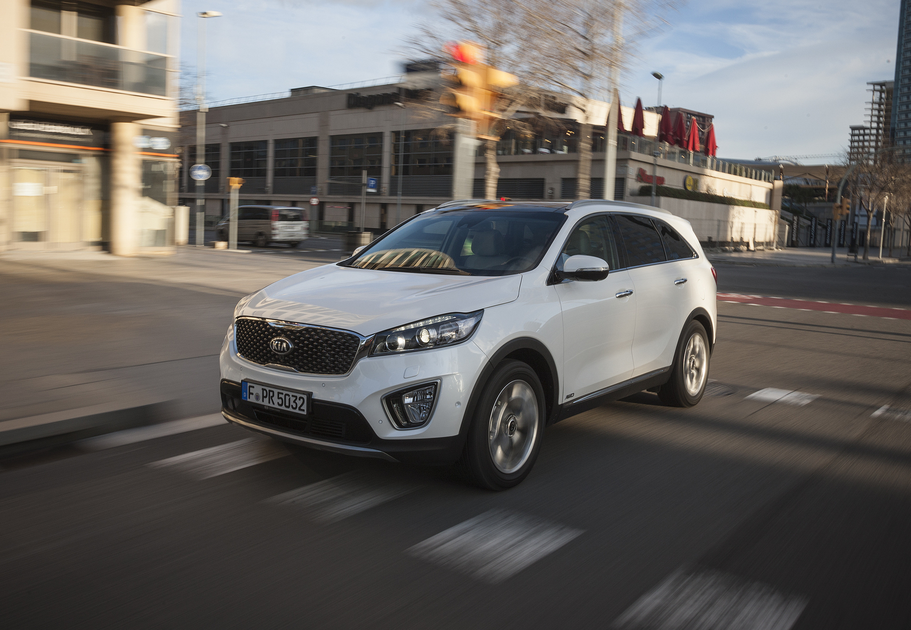 Auch der nagelneue KIA Sorento steht in den Autohäusern der ASAG zur Probefahrt bereit.