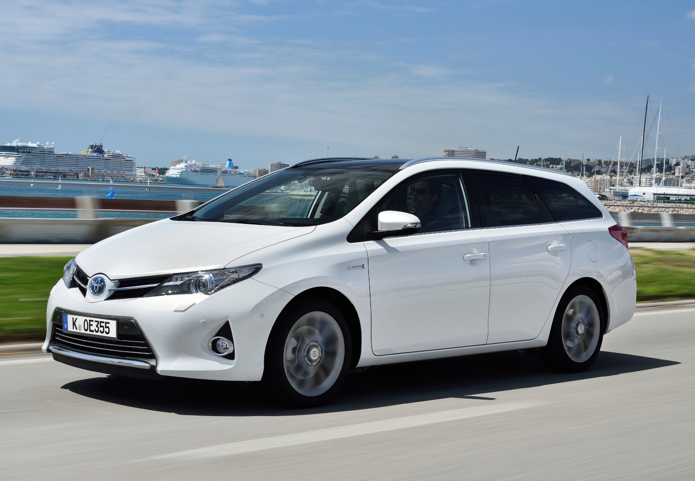 Der Toyota Auris Touring Sports ist eines der Modelle die zur Hybrid-Probefahrt bereit stehen.