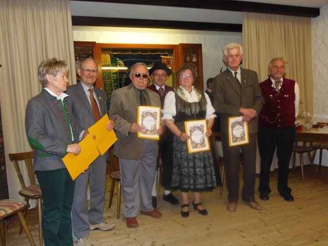 Von links nach rechts: Agathe Kohl, Gert Kohl, Erhard Argo, Walter Klostermeier, Rosemarie Heinlein, Virgilio Röschlein, Hans Decker.