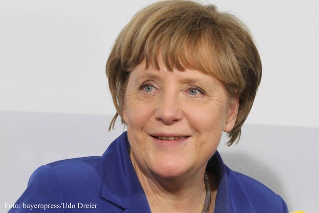 Bilderstrecke: Besuch von Bundeskanzlerin Dr. Angela Merkel bei der IHK FOSA in Nürnberg. | Foto: bayernpress