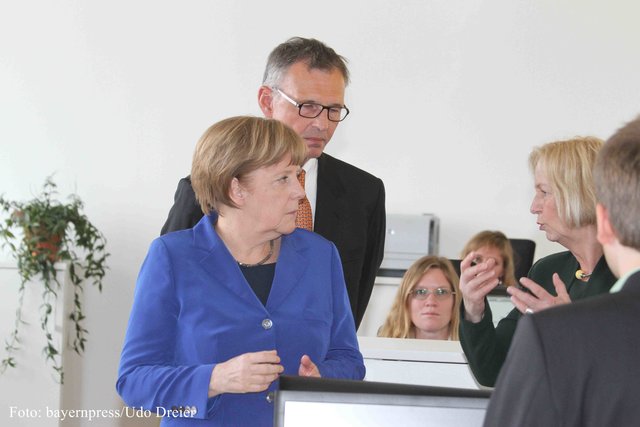 Bilderstrecke: Besuch von Bundeskanzlerin Dr. Angela Merkel bei der IHK FOSA in Nürnberg. | Foto: bayernpress
