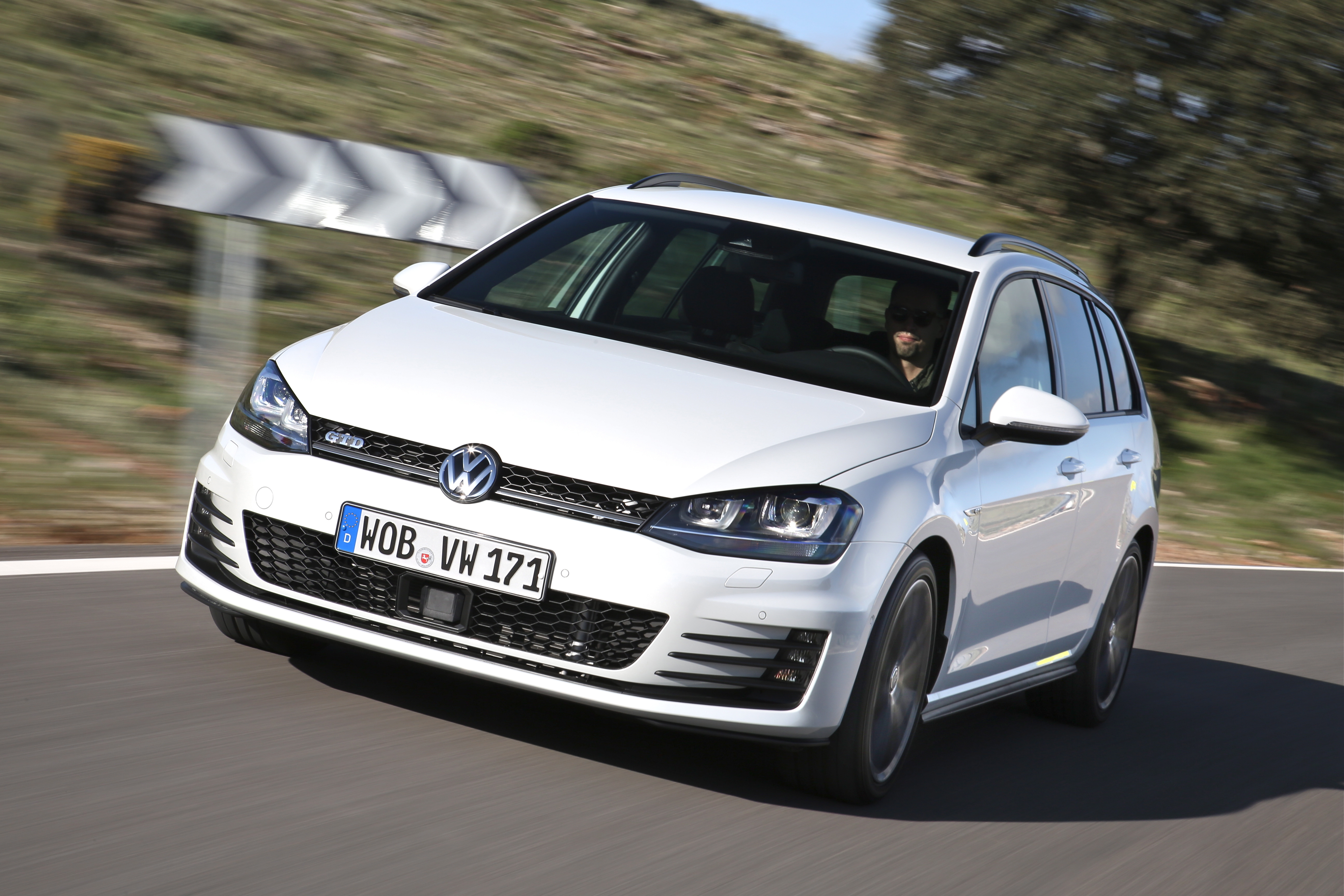 Der Volkswagen Golf GTD Variant liegt auch in Kurven sicher auf der Straße. Foto: Auto-Medienportal.Net/Volkswagen