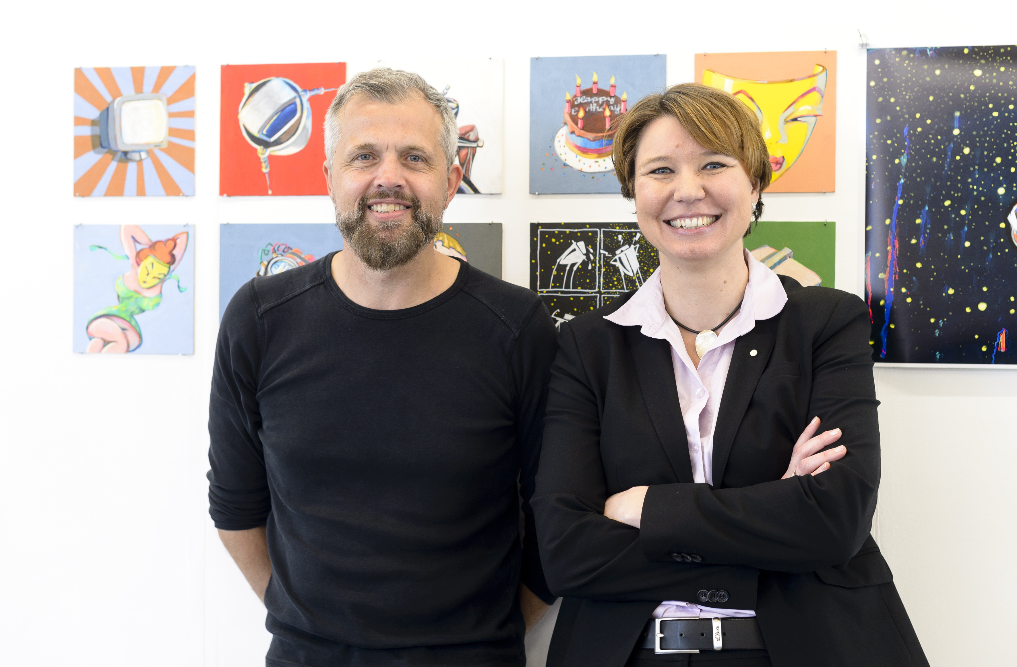 Burgkünstler Roger Libesch und Silke Weber von NÜRNBERGER Versicherungsgruppe (Hauptsponsor).