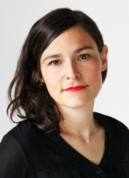 Nadine Sieger: In ihrem Buch bechreibt die Journalistin interessant und humorvoll, warum Frauen bei Schuhen kollektiv die Fassung verlieren. Außerdem viel Wissenswertes über Schuhfashion und die großen Designer.
