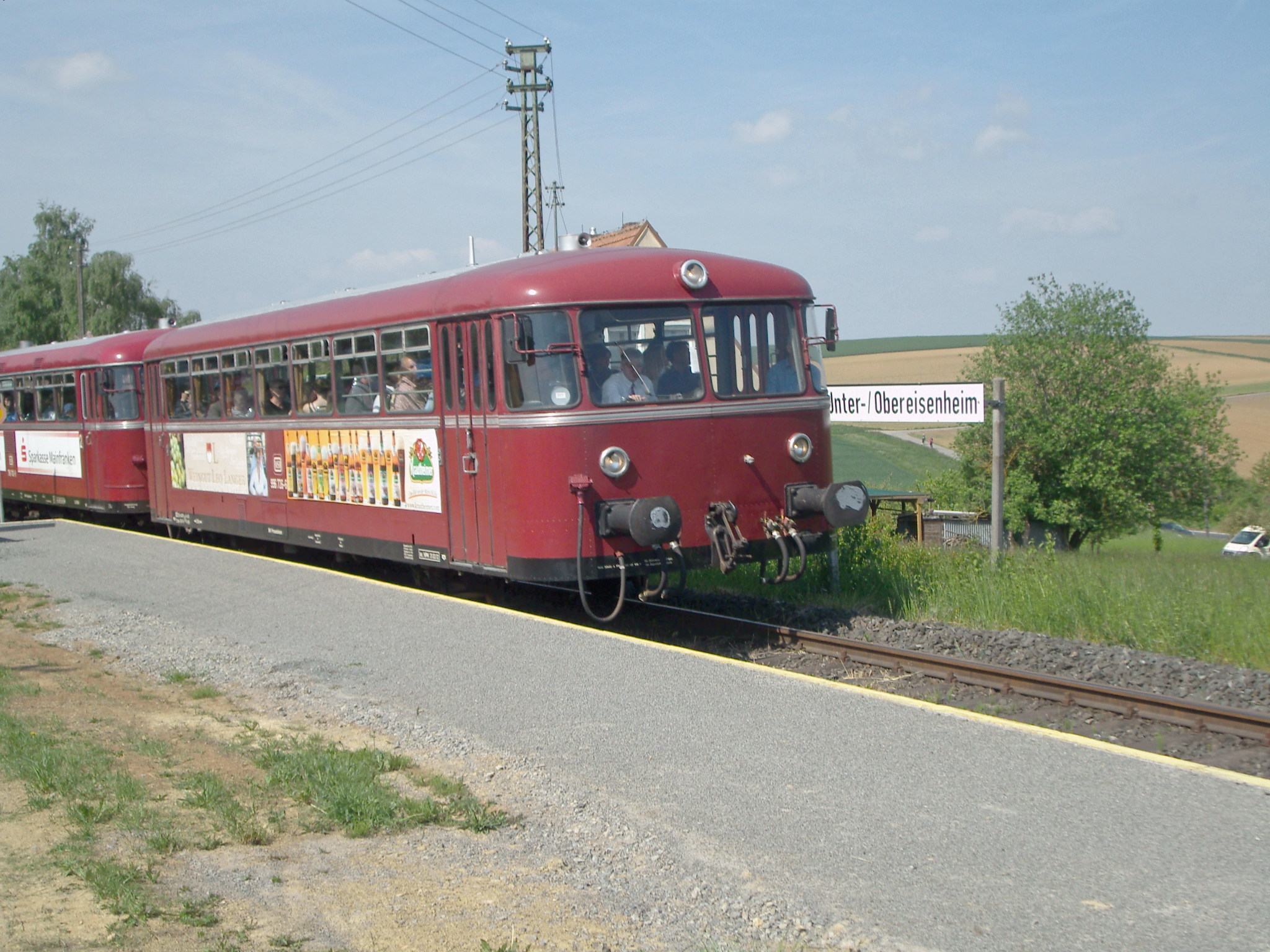 Der Nostalgiezug am Haltepunkt Unter- / Obereisenheim