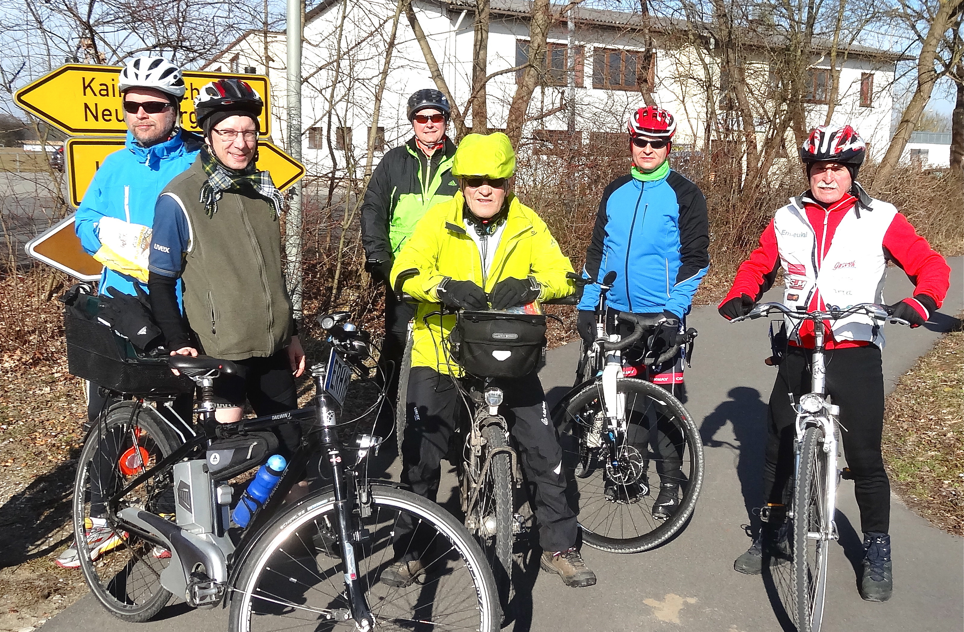 Georg Seeberger (r.) mit seiner „Trainingsgruppe“. Foto: oh