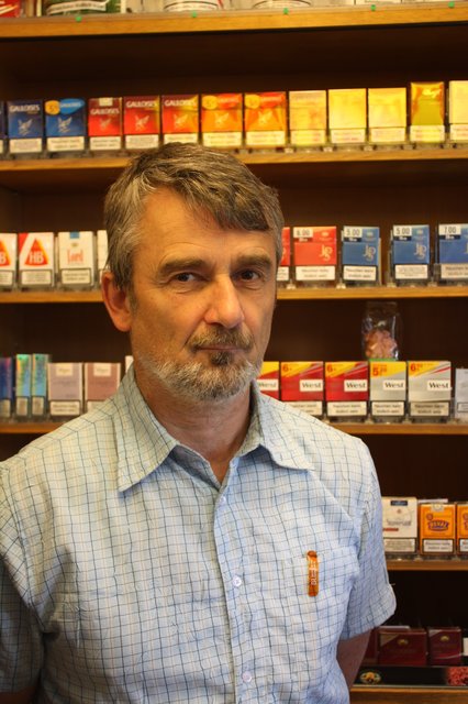 Hans Grötsch seine Kunden zahlen fast alle mit Bargeld. | Foto: Victor Schlampp