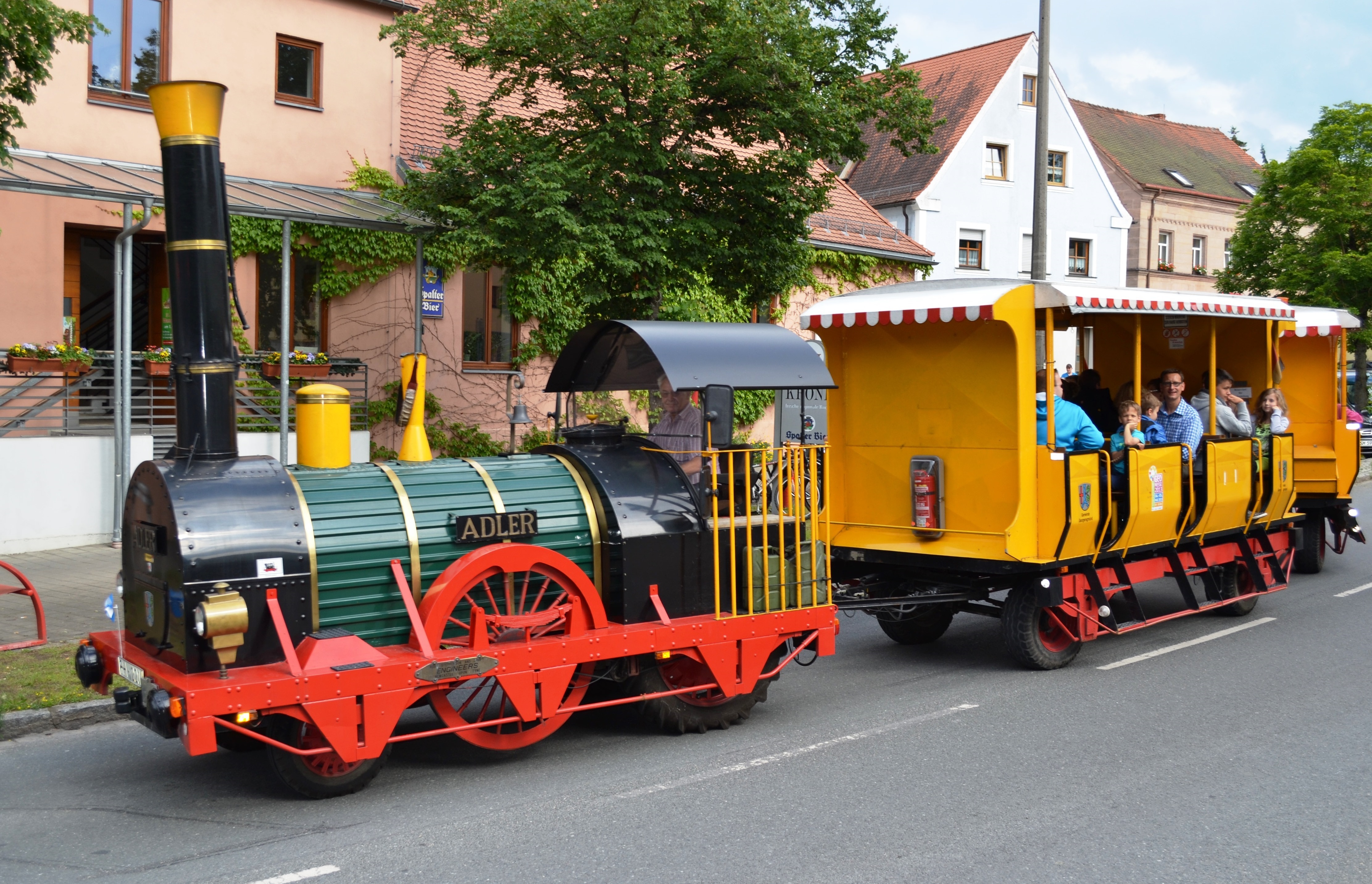 Im Rahmen des Wasserradfestes werden auch wieder Fahrten mit dem Gmünder Adler anbgeboten.
