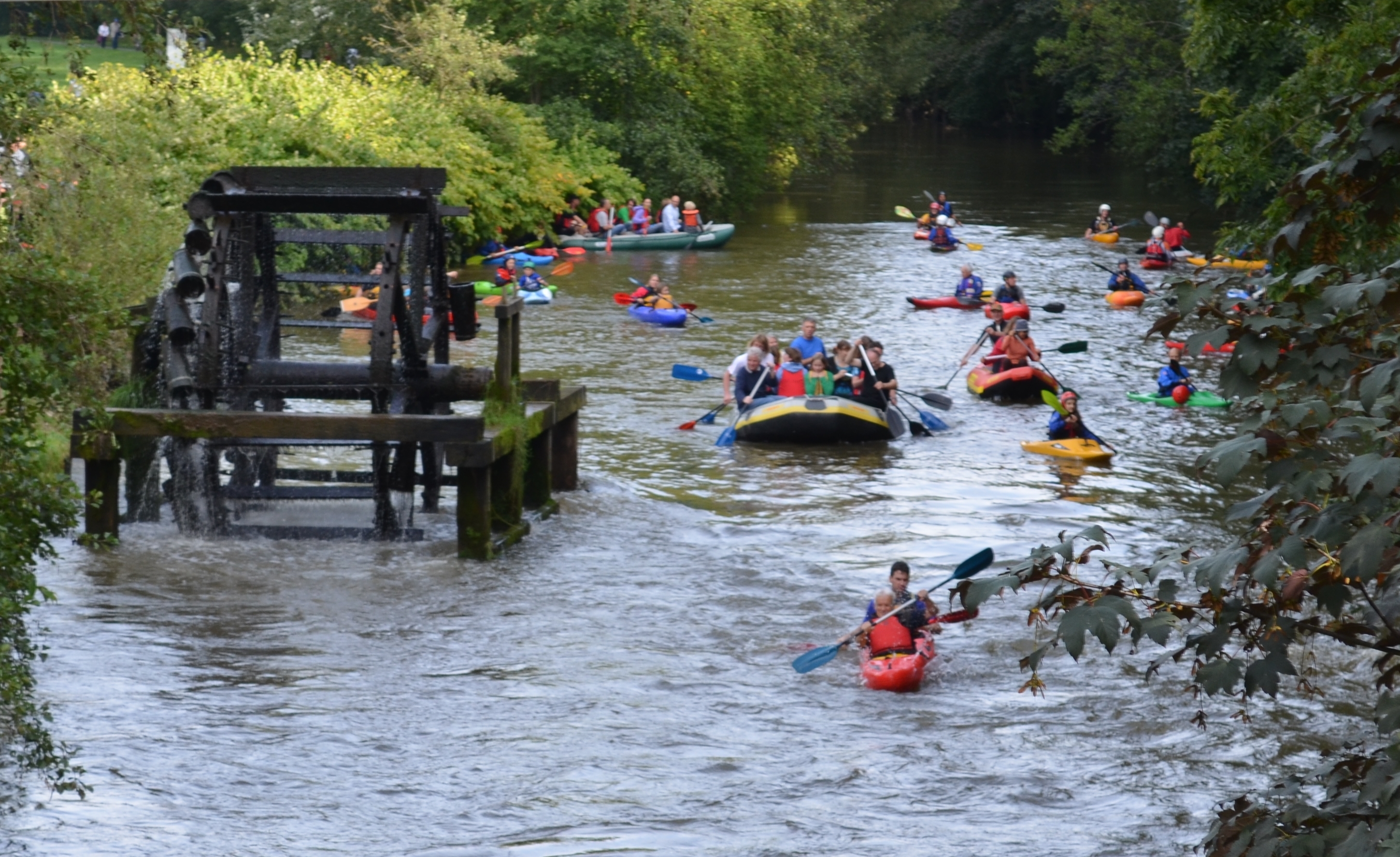 Kanuvereine laden auch dieses Jahr zur Kanutour auf der Pegnitz ein - Sonntag, 21. Juni 2015, um 11 und 14.30 Uhr am Lederersteg beim Westbad.