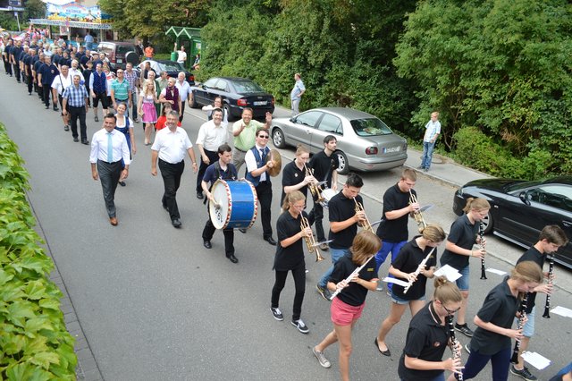 Natürlich darf auch die Prominenten-Riege beim Festzug nicht fehlen. | Foto: Gemeinde Rednitzhembach