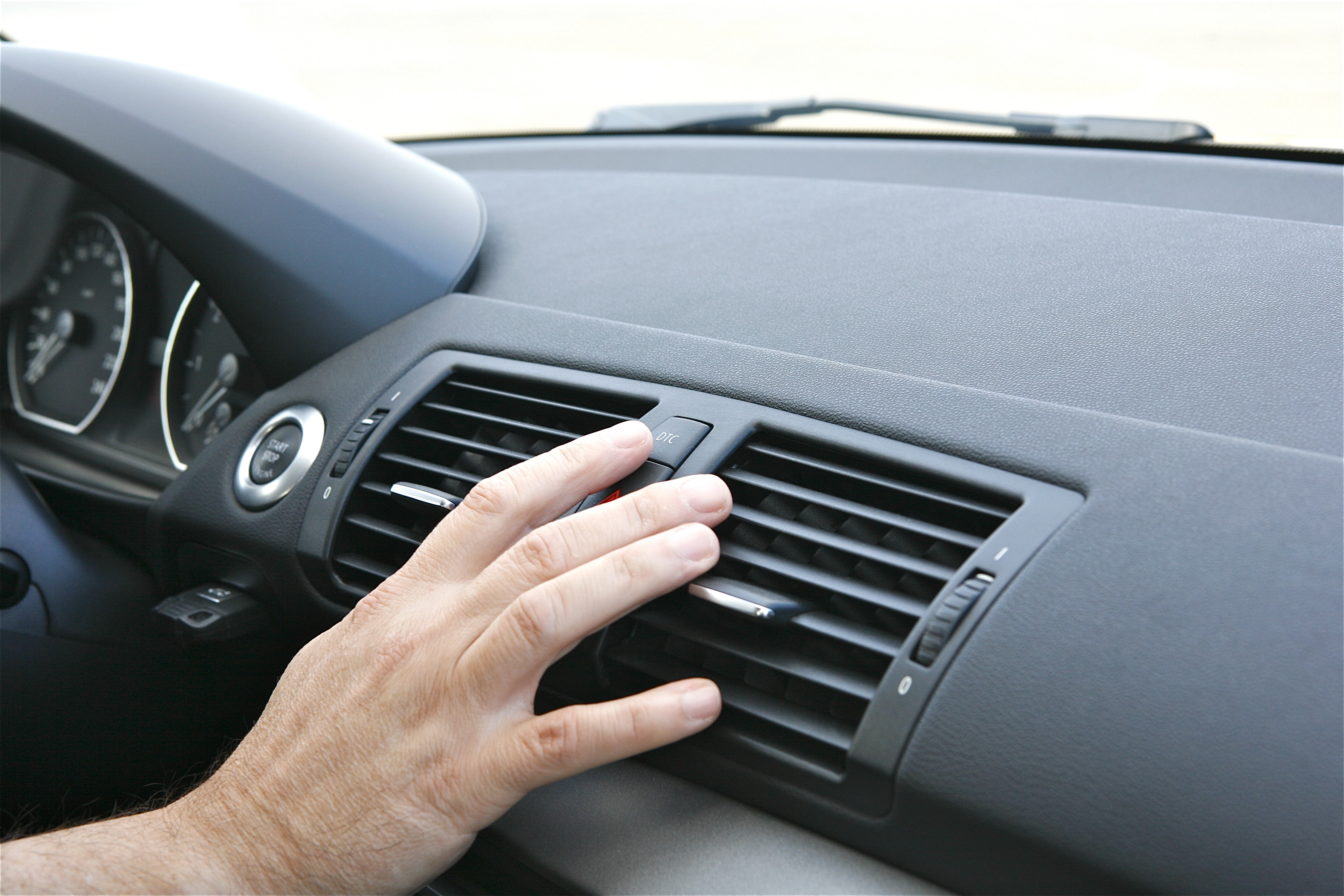 Die Klimaanlage sollte bei Benutzung richtig eingestellt sein. Foto: Auto-Medienportal.Net/DVR