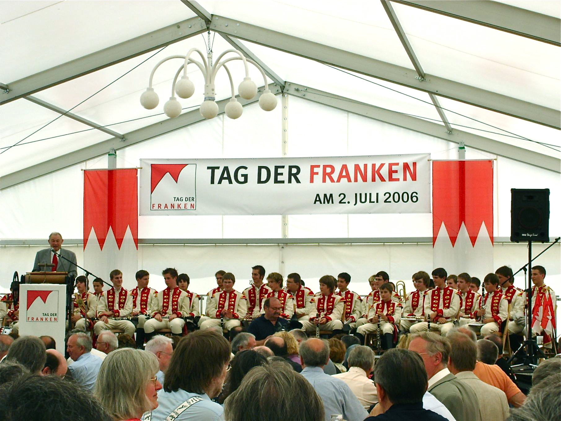 Beginn einer Erfolgsgeschichte: Dr. Günther Beckstein spricht beim ersten Tag der Franken im Jahr 2006 in Nürnberg. Archivfoto: R. Rosenbauer
