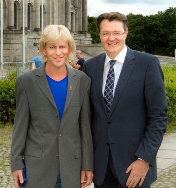 Michael Frieser (r.) begrüßt Mark Lorenz.