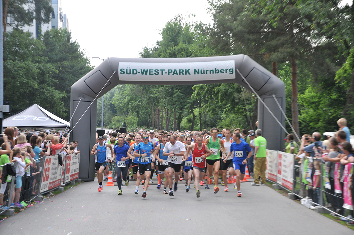 Rund 2.100 Läuferinnen und Läufer sind beim FunRun im Südwestpark gestartet.