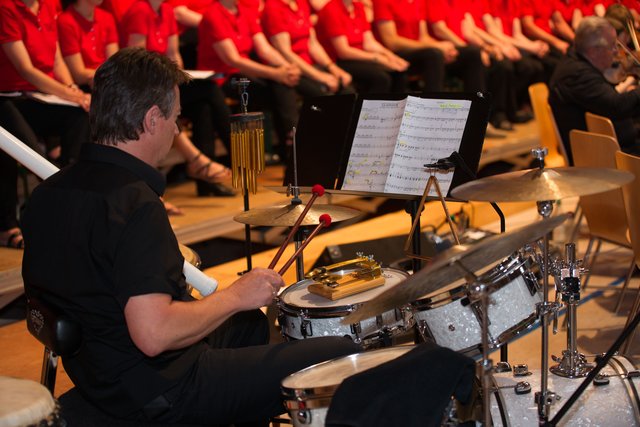 Das Orchester bekommt Unterstützung von Rainer Weber (Bild: Privat)