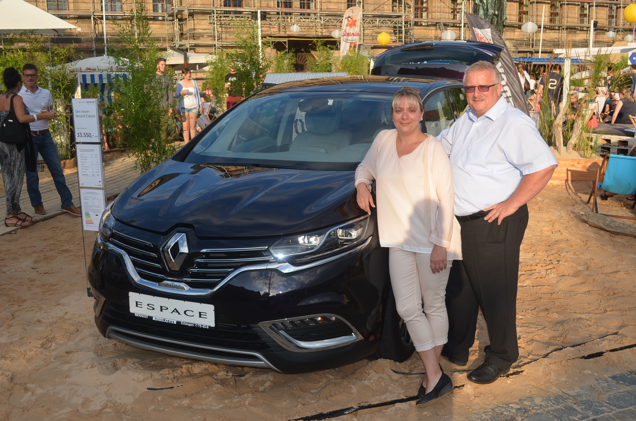 Klaus-Dieter Kraus und seine Tochter Yvonne boten den Gästen ein cooles Sommerambiente für die Präsentation des neuen Renault ESPACE.