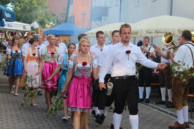 Der Festzug wir auch musikalisch begleitet. | Foto: Renate Brügmann