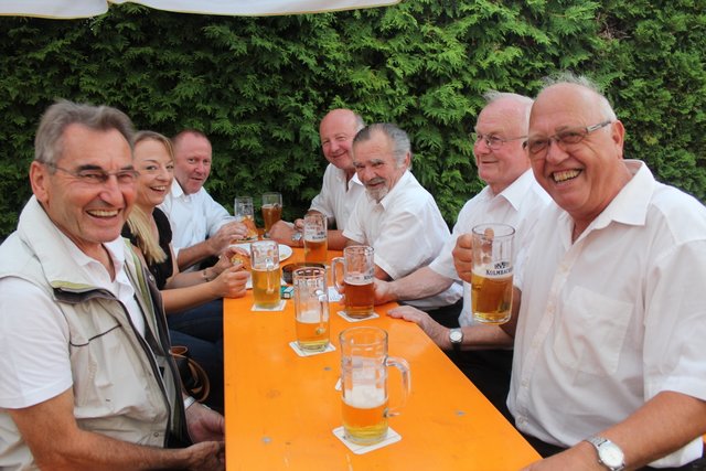 Auf der Schwander Kirchweih trifft man viele nette Leute. | Foto: Renate Brügmann