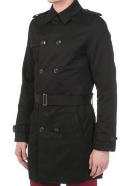 Ein Trenchcoat sieht elegant aus zum Anzug, kann über der Jeans aber auch den Casual-Look darstellen Fotos: Esther Schulz