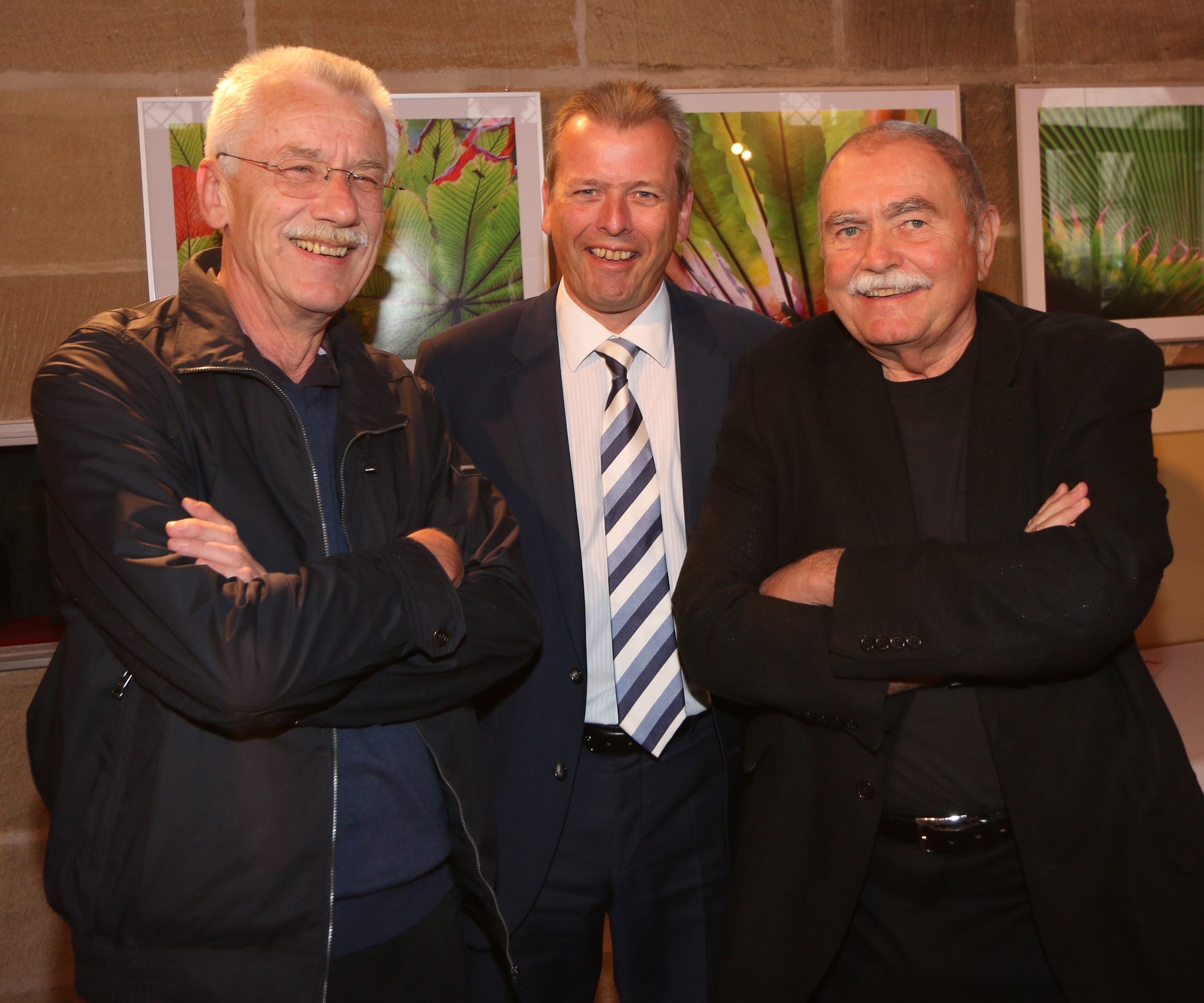 Oberbürgermeister Dr. Ulrich Maly (M.) mit den Erfindern des Bardentreffens Johannes Härtel (l.) und Leo Loy.