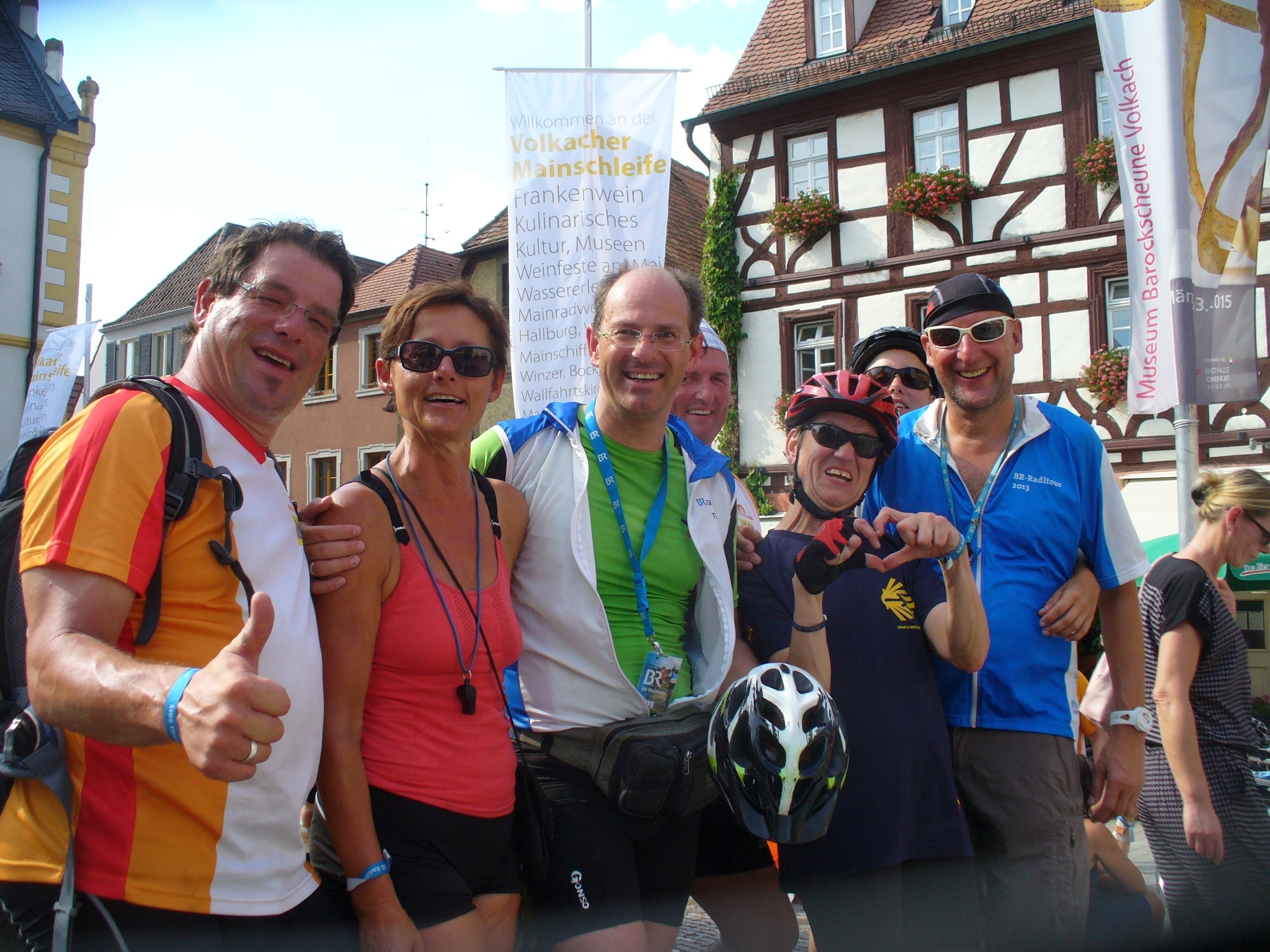 Bürgermeister Benedikt Bisping (Mitte) trat mit anderen Radlern aus Lauf und dem Nürnberger Land bei der BR-Tour in die Pedale.