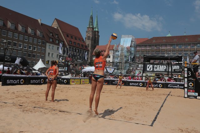 Kritik an den Großevents auf dem Nürnberger Hauptmarkt. Auf unserem Bild das smart beach Volleyball Turnier.