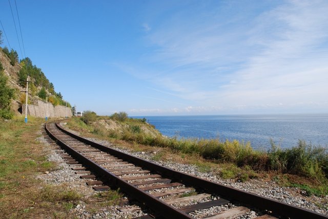 Das Ziel der Reise wird nach 10 Tagen auf der Schiene erreicht: der Baikalsee in Sibirien. | Foto: B&B Tours, Meeh & Tarasov