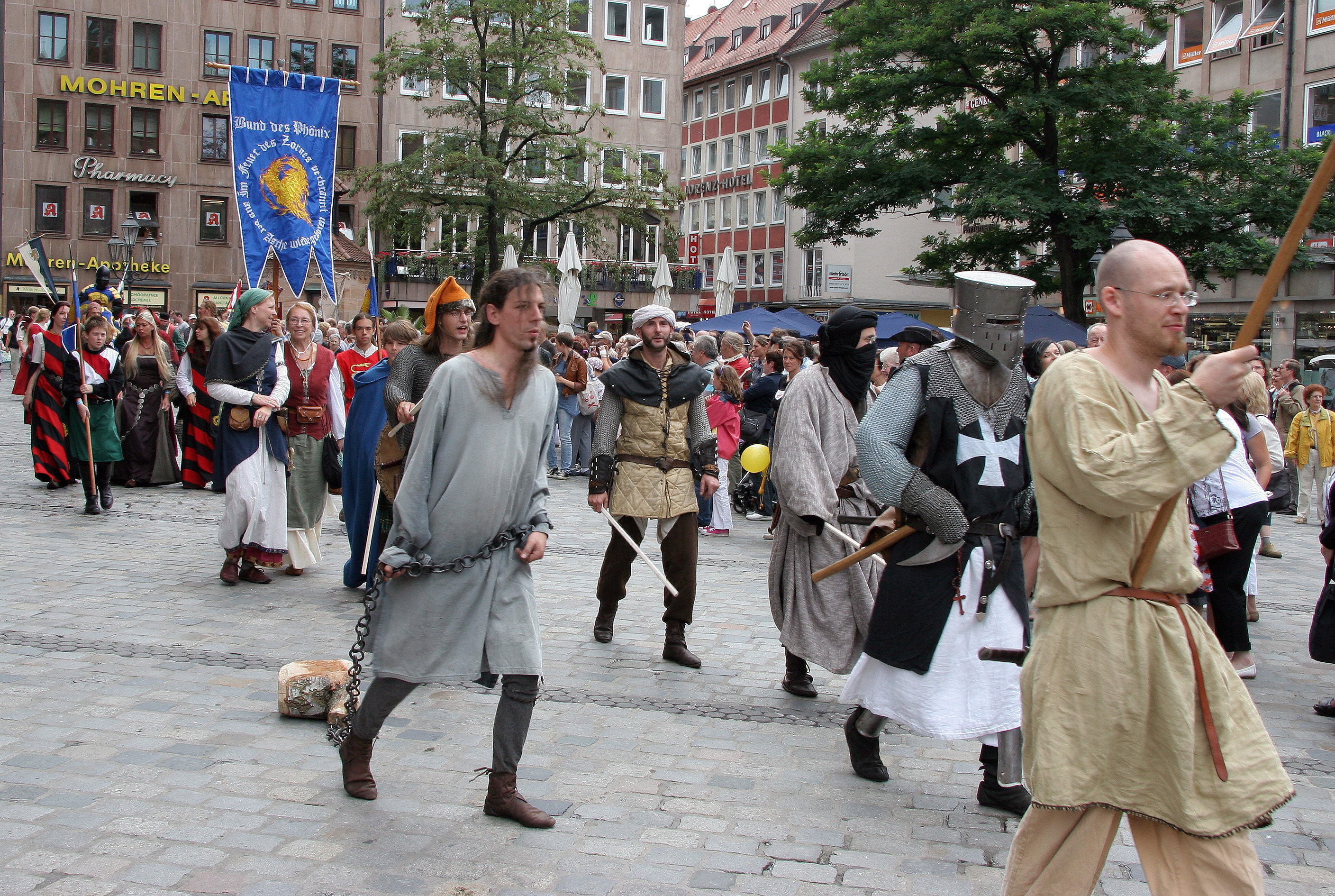 Auch in diesem Jahr startet der Festzug zum Burggraben am 11. September wieder am Weißen Turm.