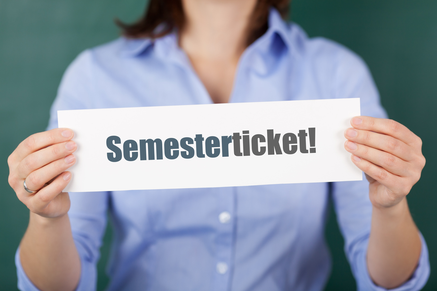 Der Verkauf des Semestertickets für die Studierenden der Friedrich-Alexander-Universität Erlangen-Nürnberg und der Technischen Hochschule Nürnberg Georg Simon Ohm begann am 1. September. Studierende der Evangelischen Hochschule können ab 20. September das Ticket erwerben.