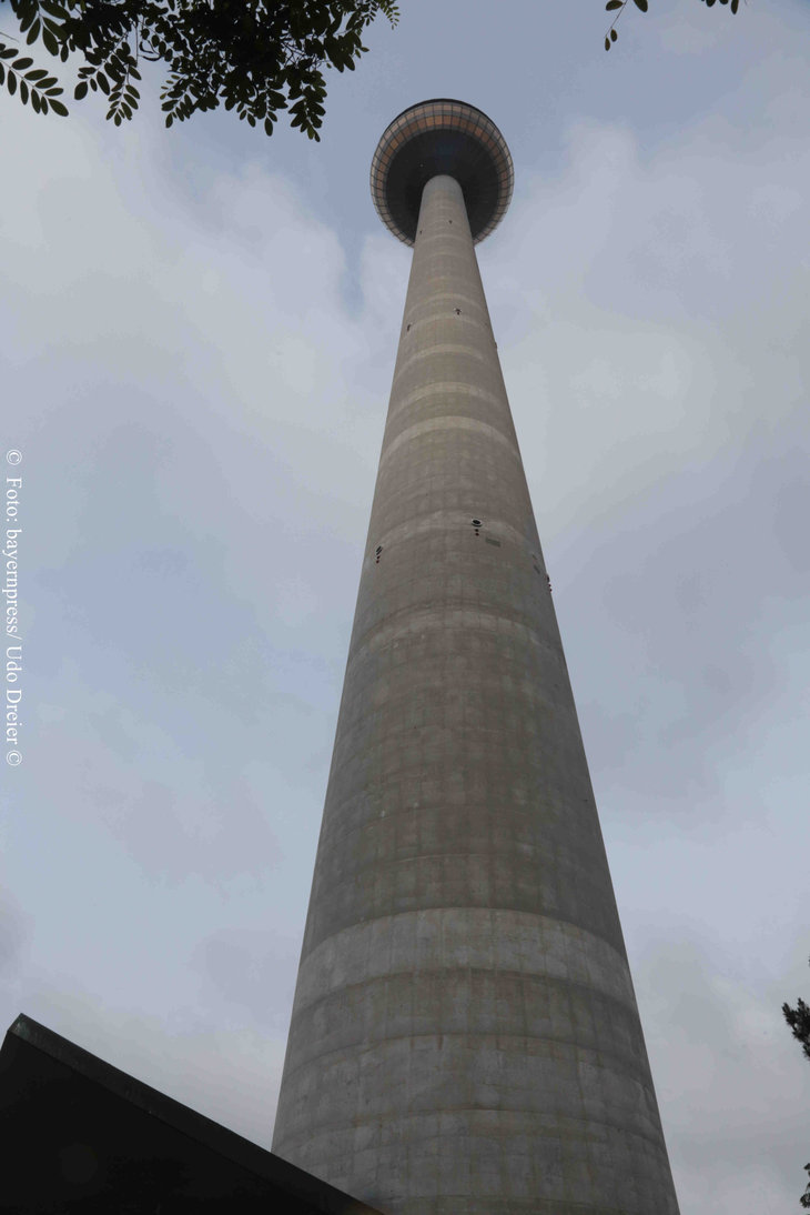Weil nur eine begrenzte Anzahl an Besuchern auf den Fernmeldeturm rauf darf, konnte man sich für eine Besichtigung anmelden.