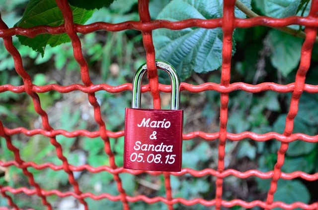 Ein paar Verliebte haben sich schon verewigt. | Foto: Nicole Fuchsbauer