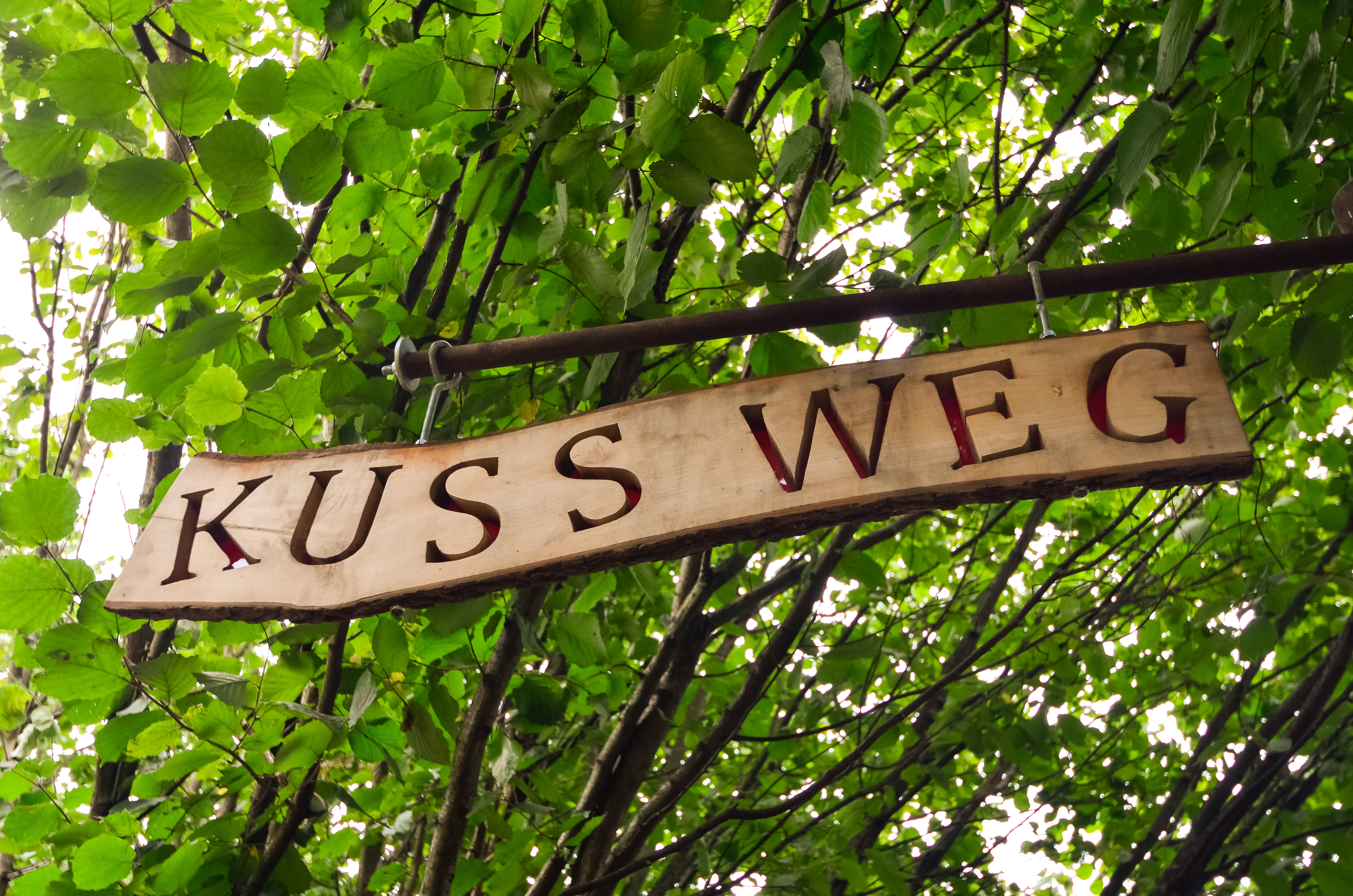 Eingang zum Hollfelder Kuss Weg