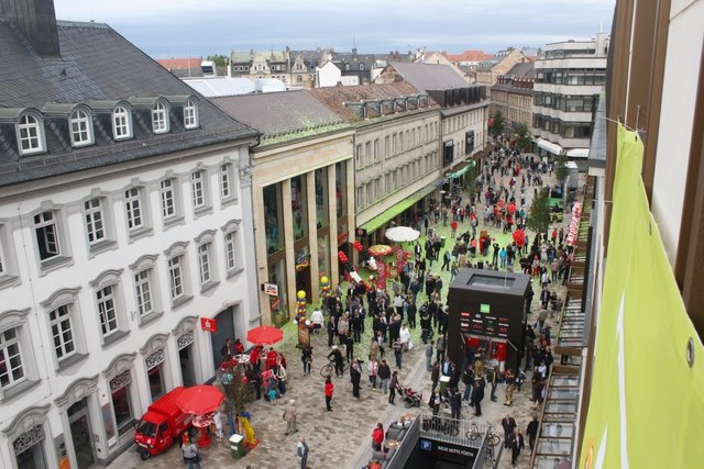 Der neue Einkaufsmittelpunkt der Stadt von oben. Foto: Ebersberger