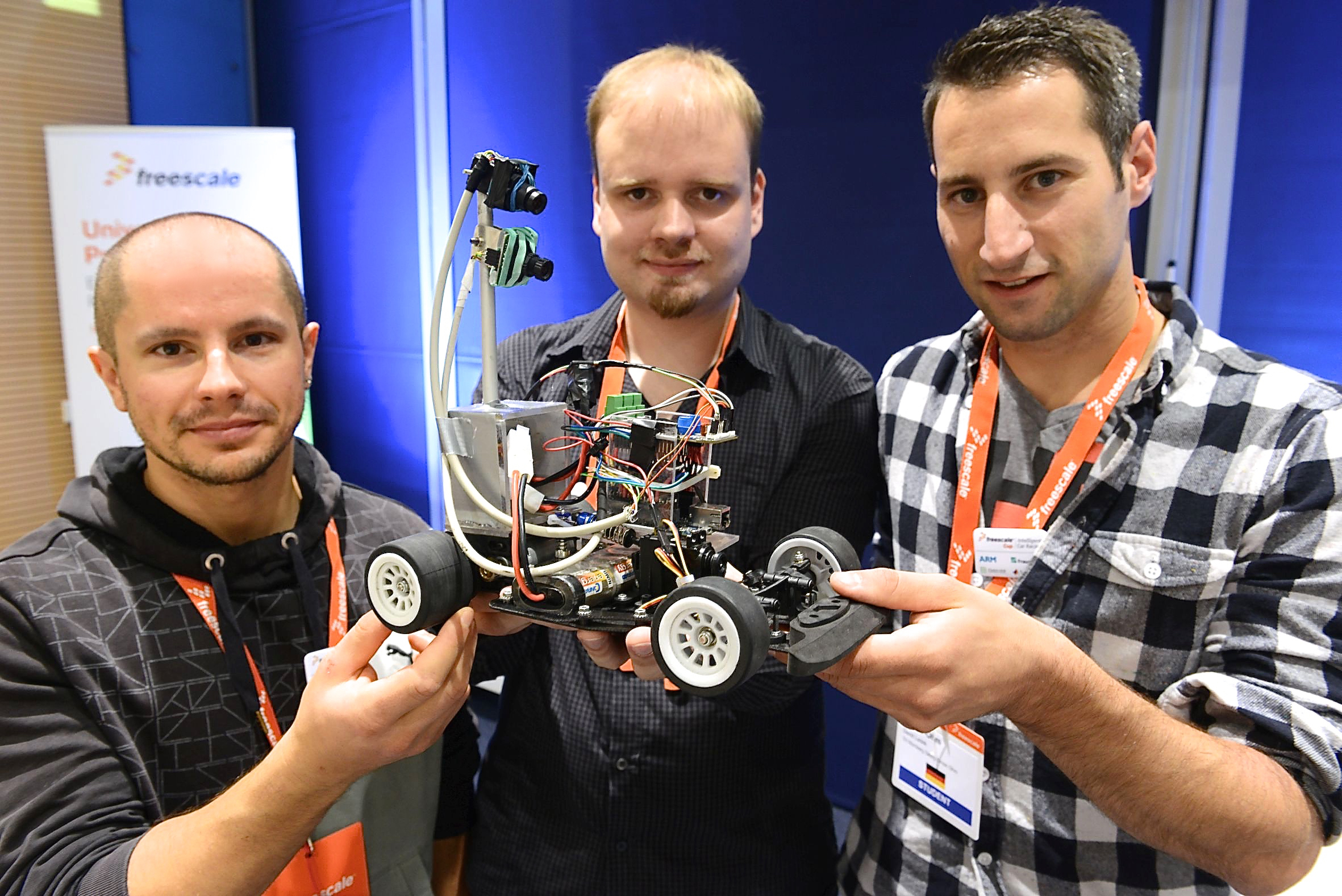 Das Nürnberger Team hat es zwar nicht ins Finale geschafft, zeigte jedoch in einer beachteten Innovations-Demonstration, wie man Geschwindigkeit und geringen Energieverbrauch bestmöglich kombiniert. Foto: Fraunhofer IIS/Peter Roggenthin
