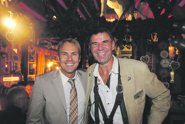 Funkhaus-Chef Alexander Koller (l.) mit Andreas Klier. | Foto: JRBraun