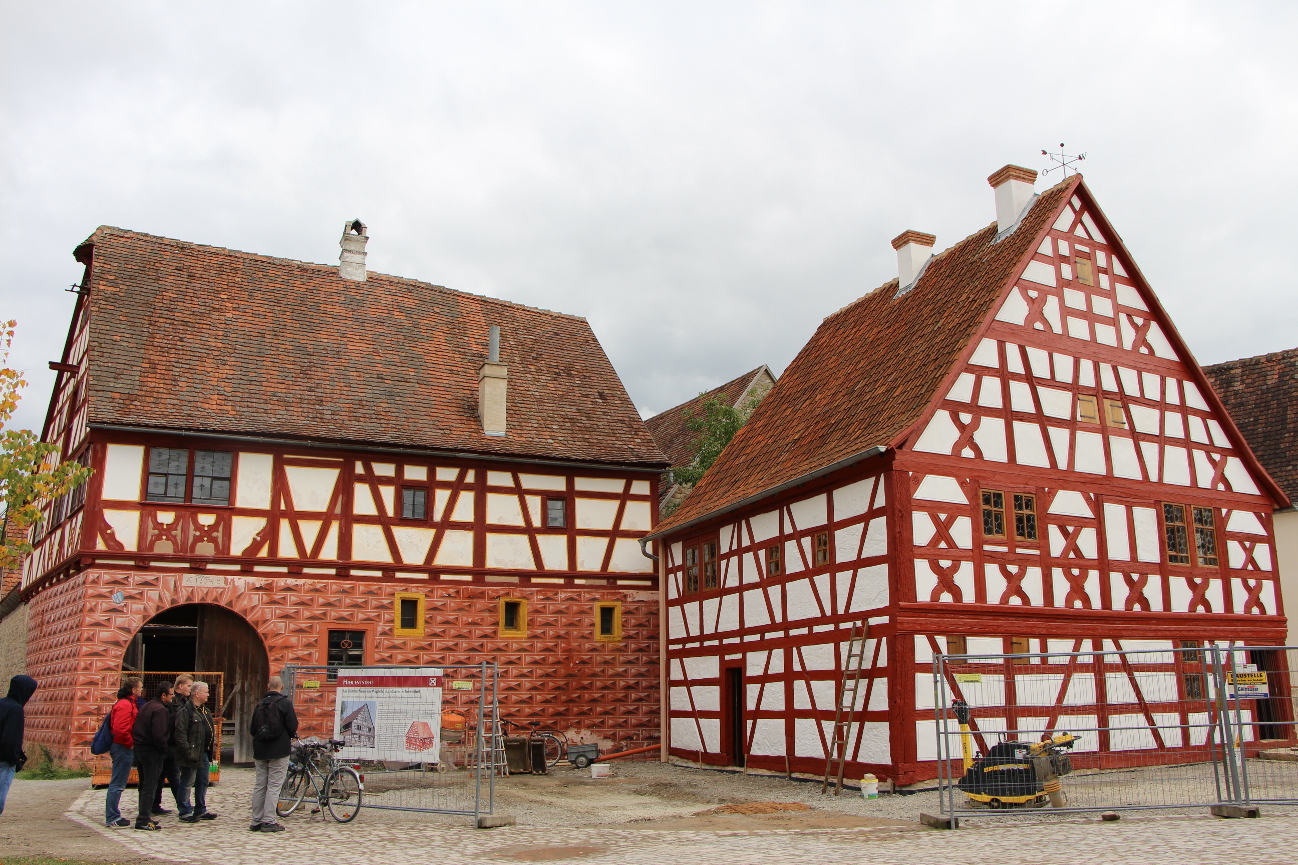 Neu im Freilandmuseum Bad Windsheim: Büttnerhaus aus Wipfeld (r.).